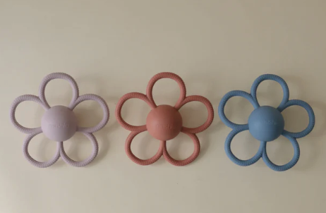 Daisy Rattle Teether